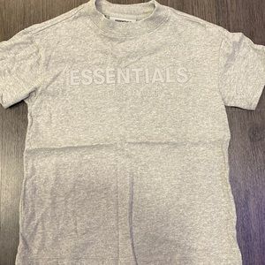 Authentic Kids UNISEX FEAR OF GOD ESSENTIALS short sleeved shirt